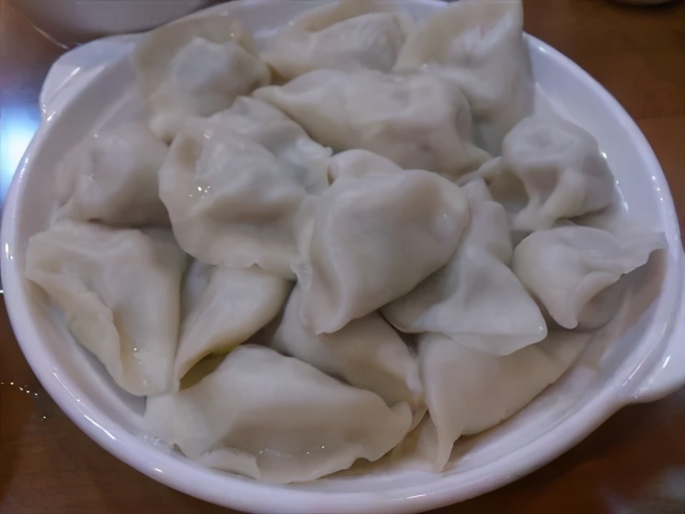 大马哈鱼肉饺子,鲜大马哈鱼做饺子