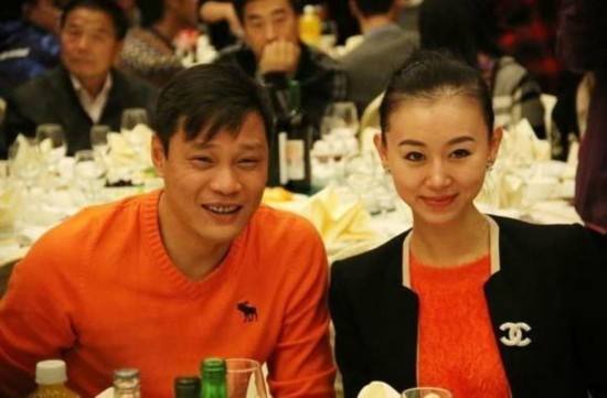范志毅三任妻子访谈视频,范志毅三任妻子比他小几岁