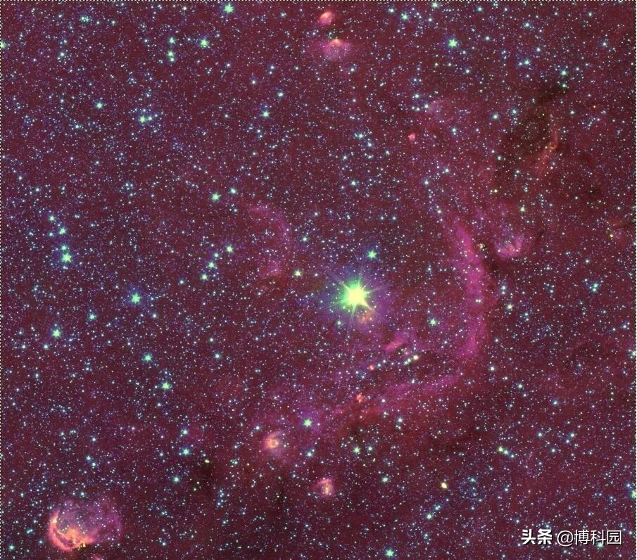 很奇怪，黄超巨星反复冷却和加热！而且发光亮度是太阳的50万倍