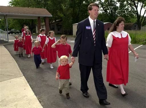 美国生17个孩子的夫妻,美国夫妇生了60多个孩子