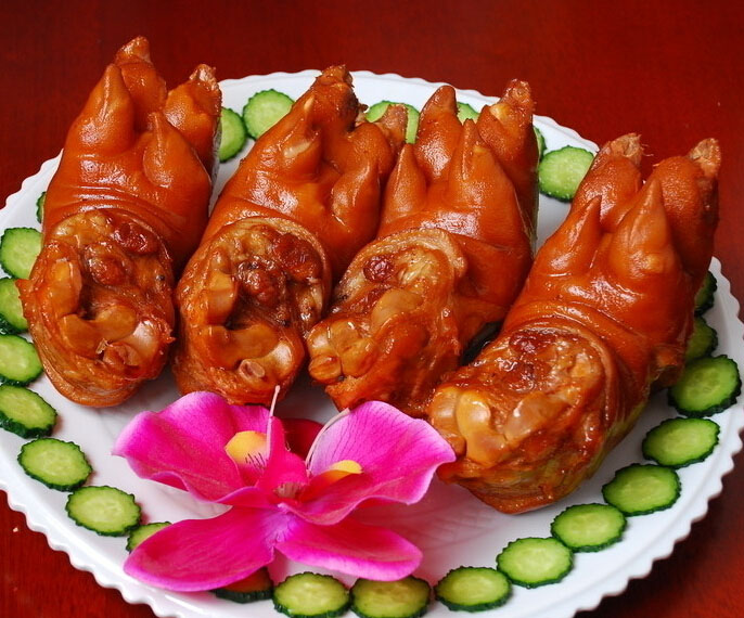 卤猪蹄的家常做法不用卤料包,卤猪蹄在家怎么做