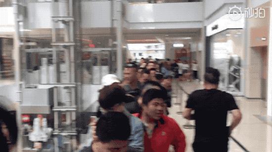 遛狗师年薪30万？剥虾师、收纳师……现在年轻人赚钱路子太野