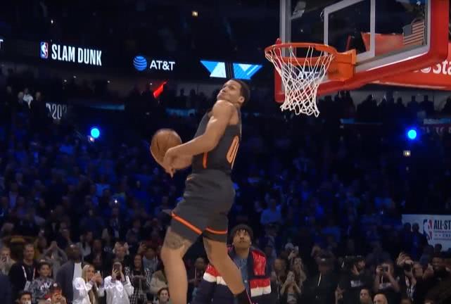 戈登扣篮大赛韦德全场嘘声,韦德给戈登打9分的扣篮视频