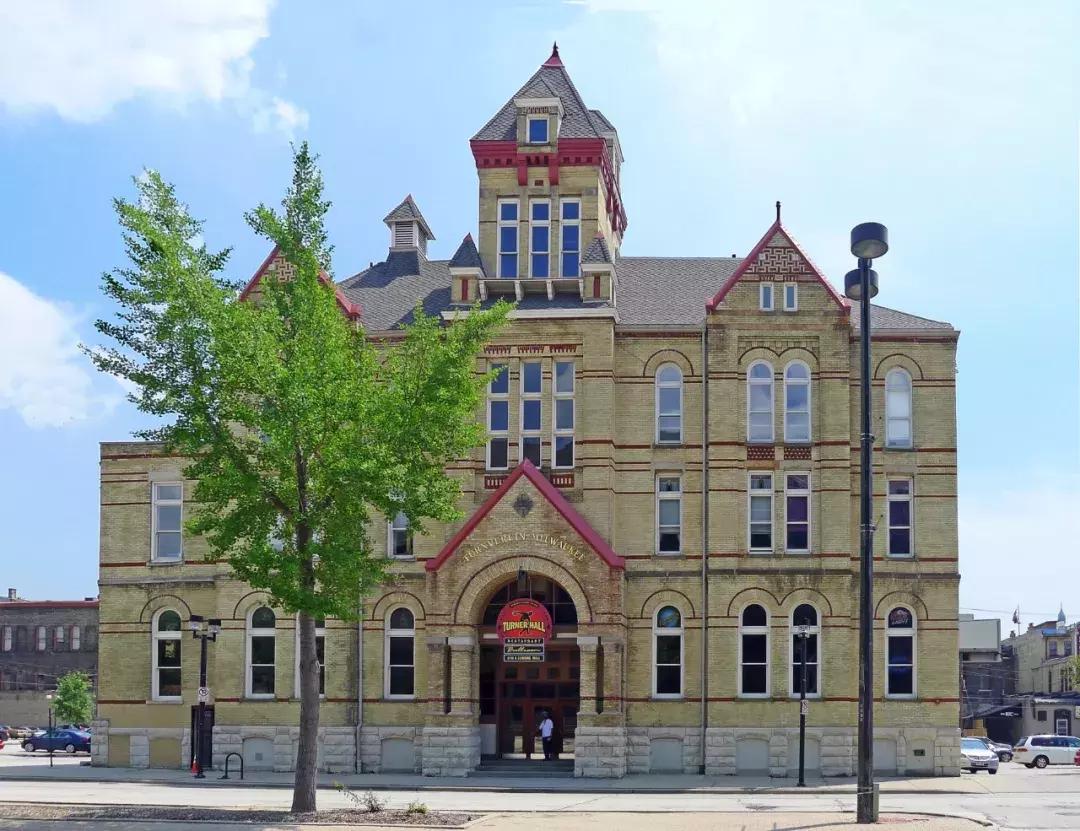 雄鹿20-21赛季球衣宣告版,雄鹿发布新赛季球衣