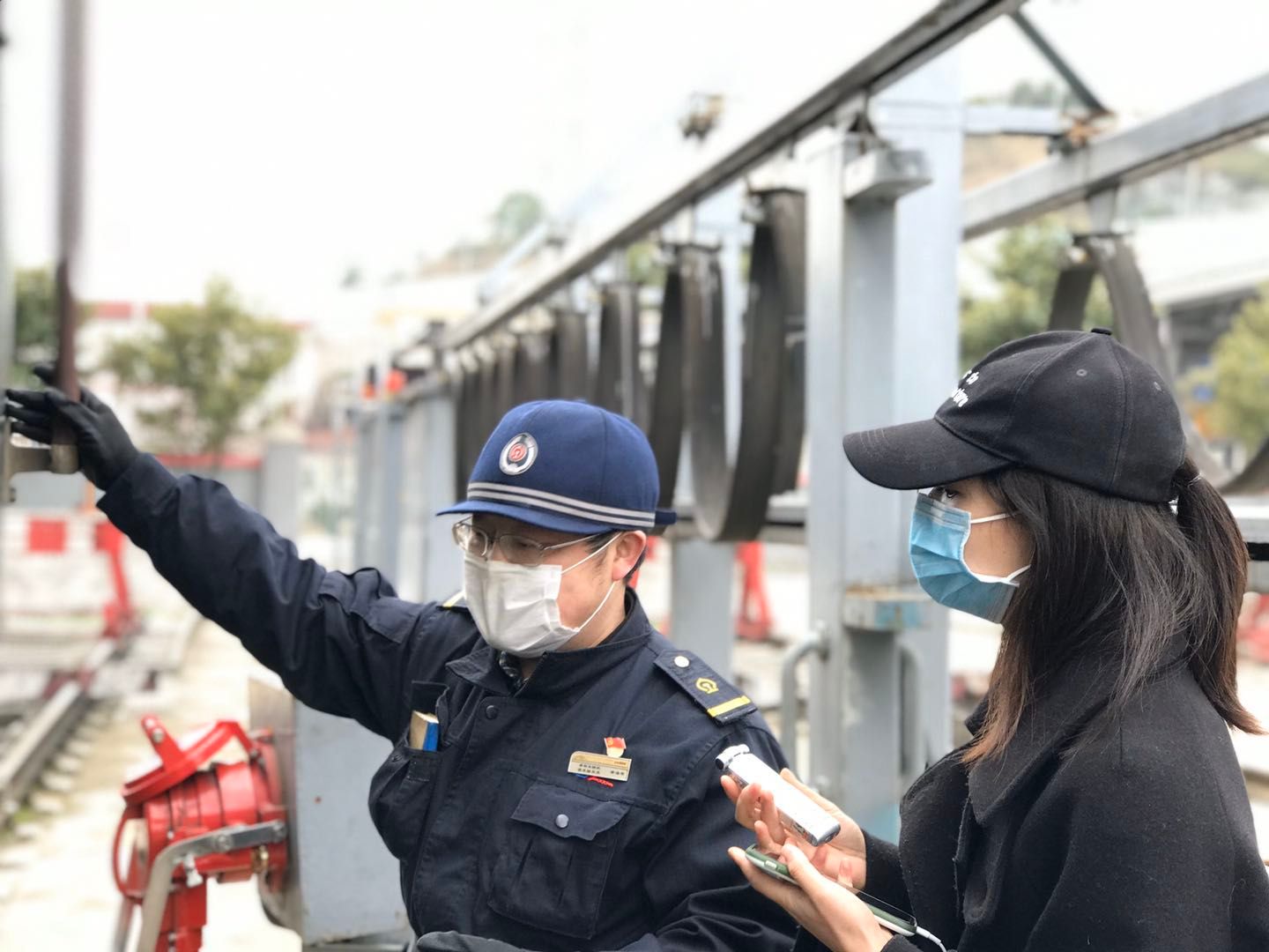 “掏粪男孩”再战江湖，特殊防疫战场的排头兵