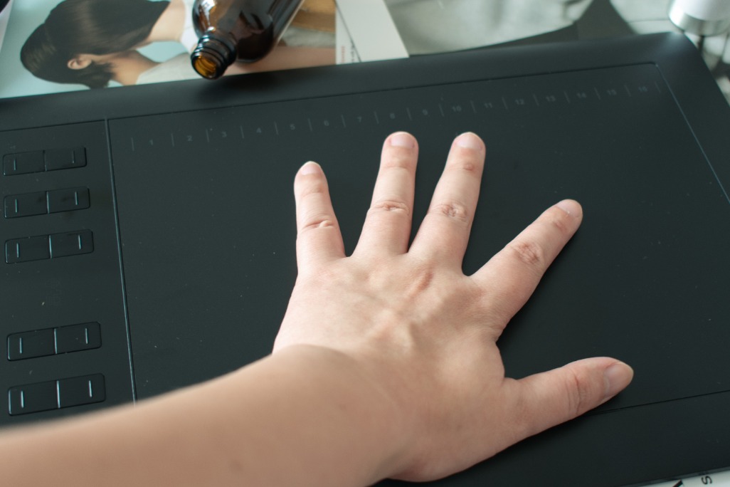 高漫1060pro数位板手机绘画,文彩1060plus和高漫1060pro哪个好