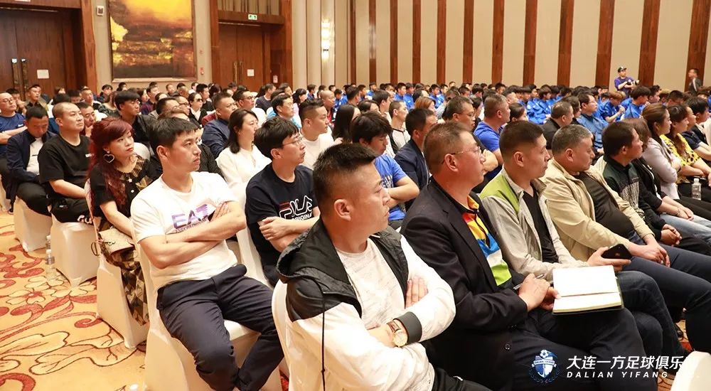 钃濋槦闈掕鍥介潚,钃濋槦闈掕