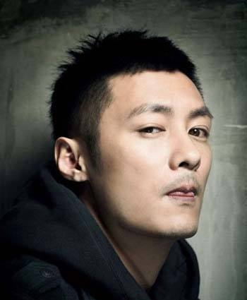 *疆新**棉花事件爆发后，艺人都在解约，而陈冠希余文乐签约耐克阿迪