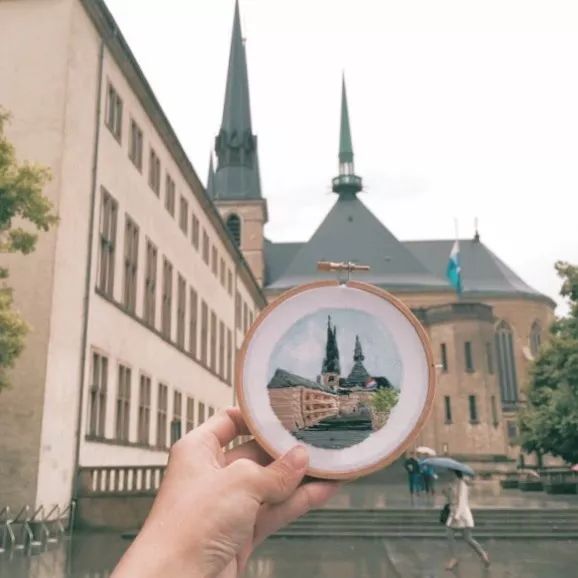 姑娘带着针线去旅游,刺绣记录最美风景，Gucci都找她合作！