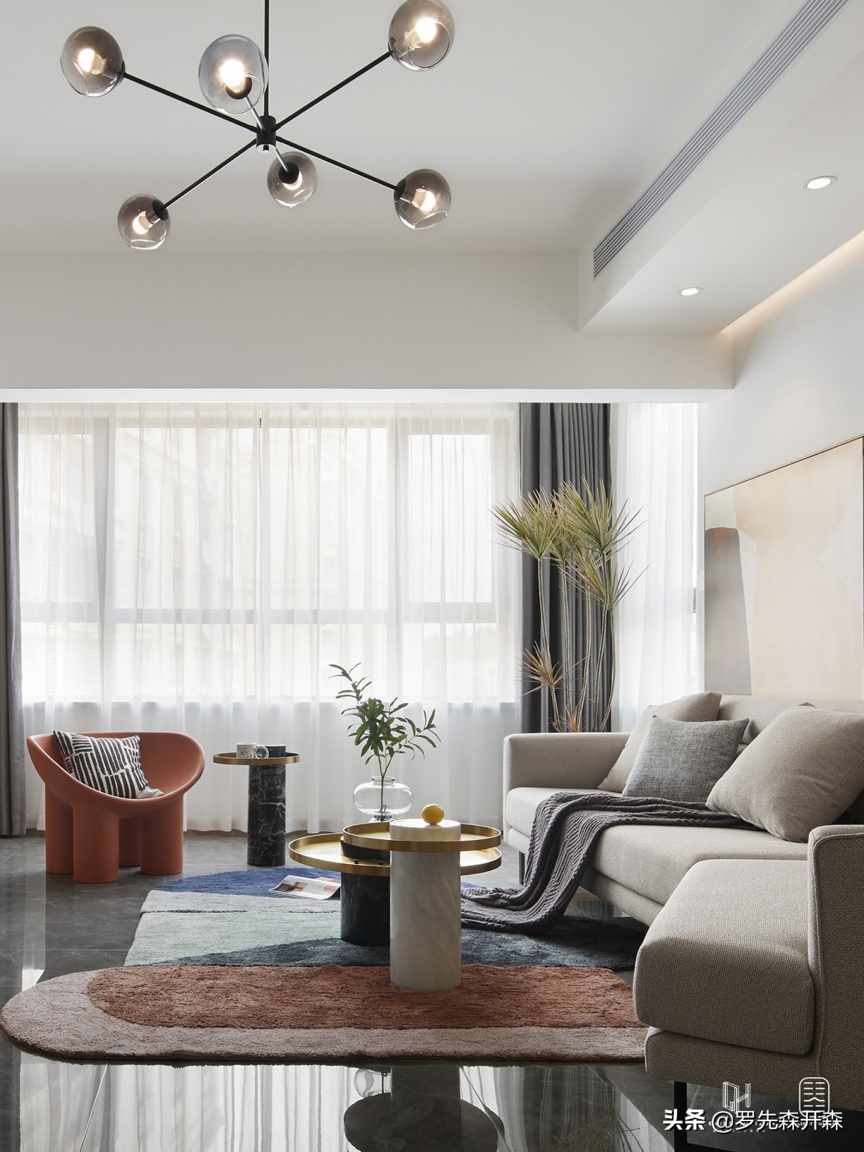 抛弃华丽的套路，以极简的走心唤醒柔情