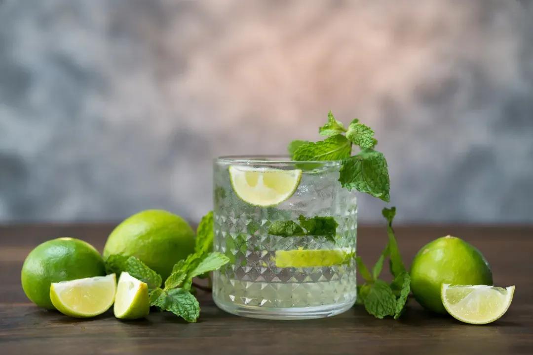 干柠檬片煮的柠檬水苦了怎么补救,为什么泡的柠檬水又酸又苦