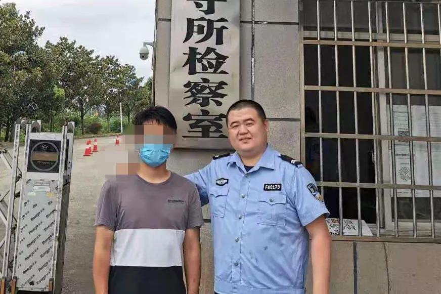 男子误入投资群被骗,男子加微信群被骗15万