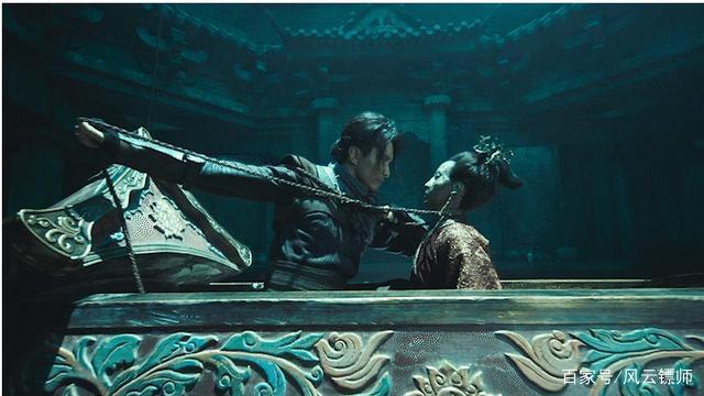 云南虫谷被吐槽一点藏深意,云南虫谷众人看到水面冒泡