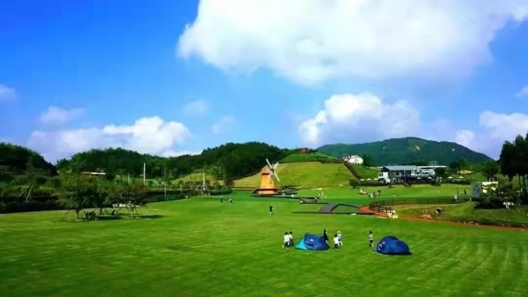 抓住假期的尾巴带上娃来一场露营,假期小尾巴带孩子去哪里玩