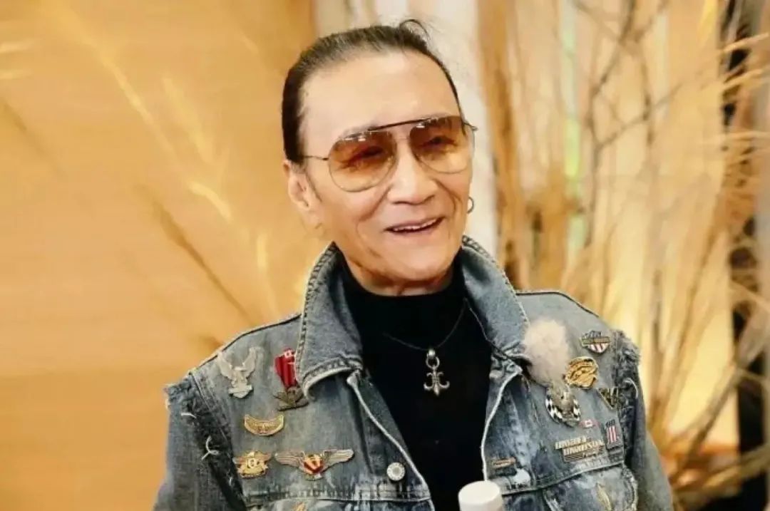 谢贤说洪金宝小胖尔冬升,谢贤年轻尔冬升