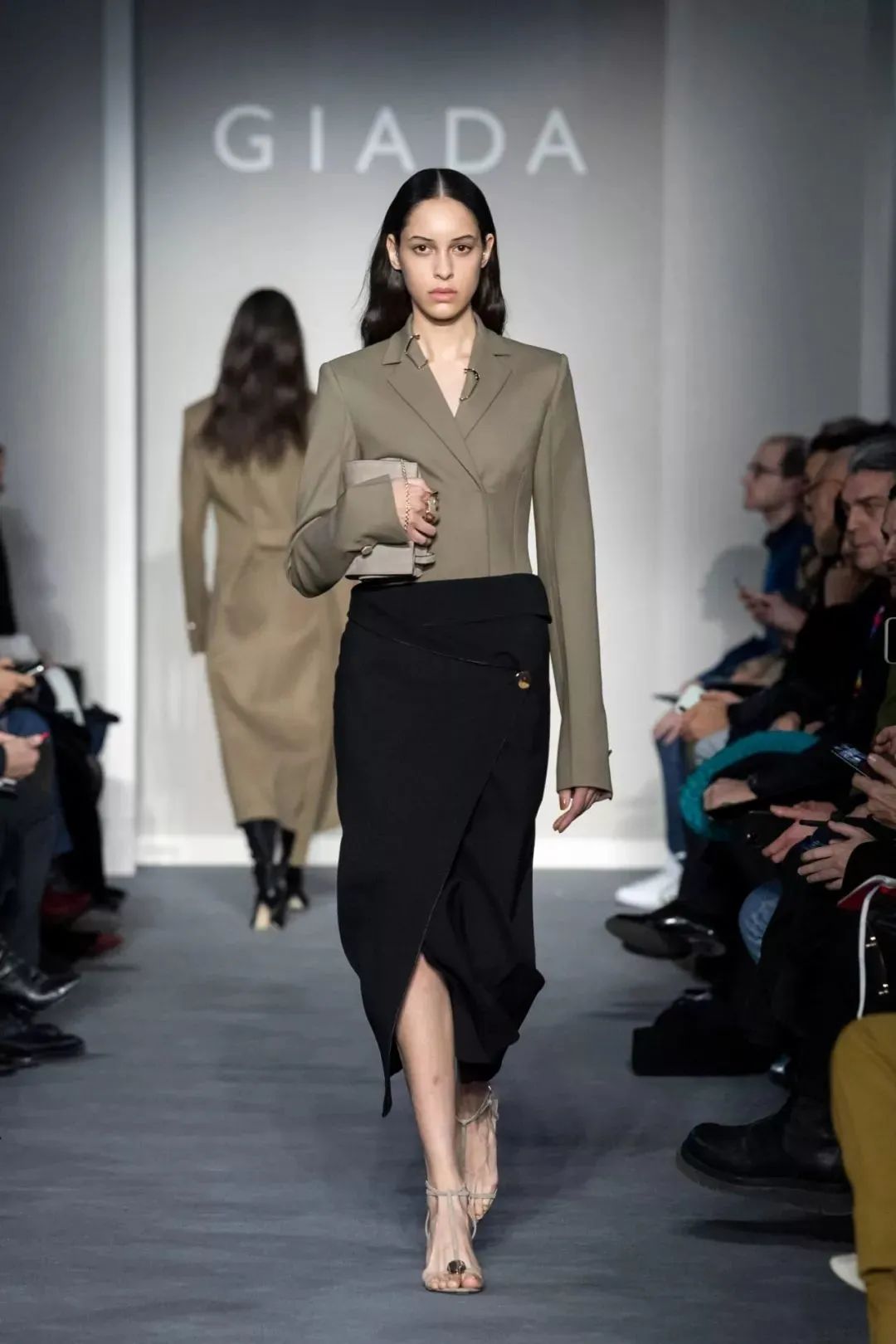 47岁董卿最惊艳的穿衣,董卿日常穿搭