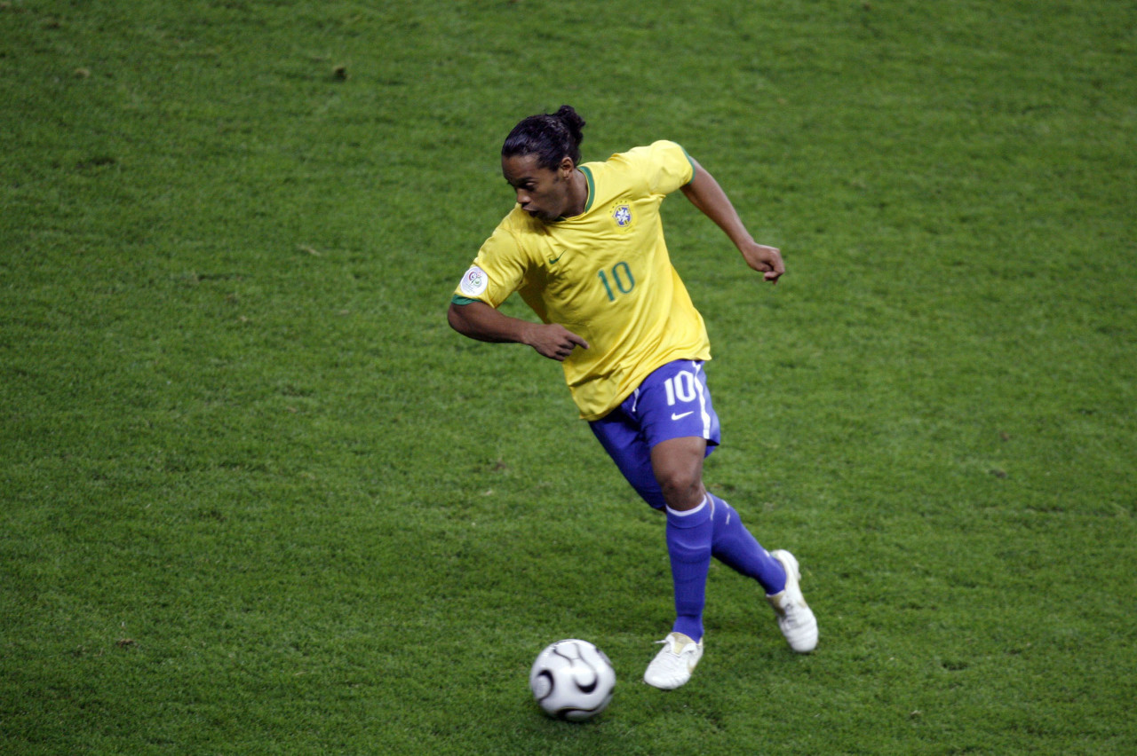 巴西十大足球球星,巴西10号贝利济科