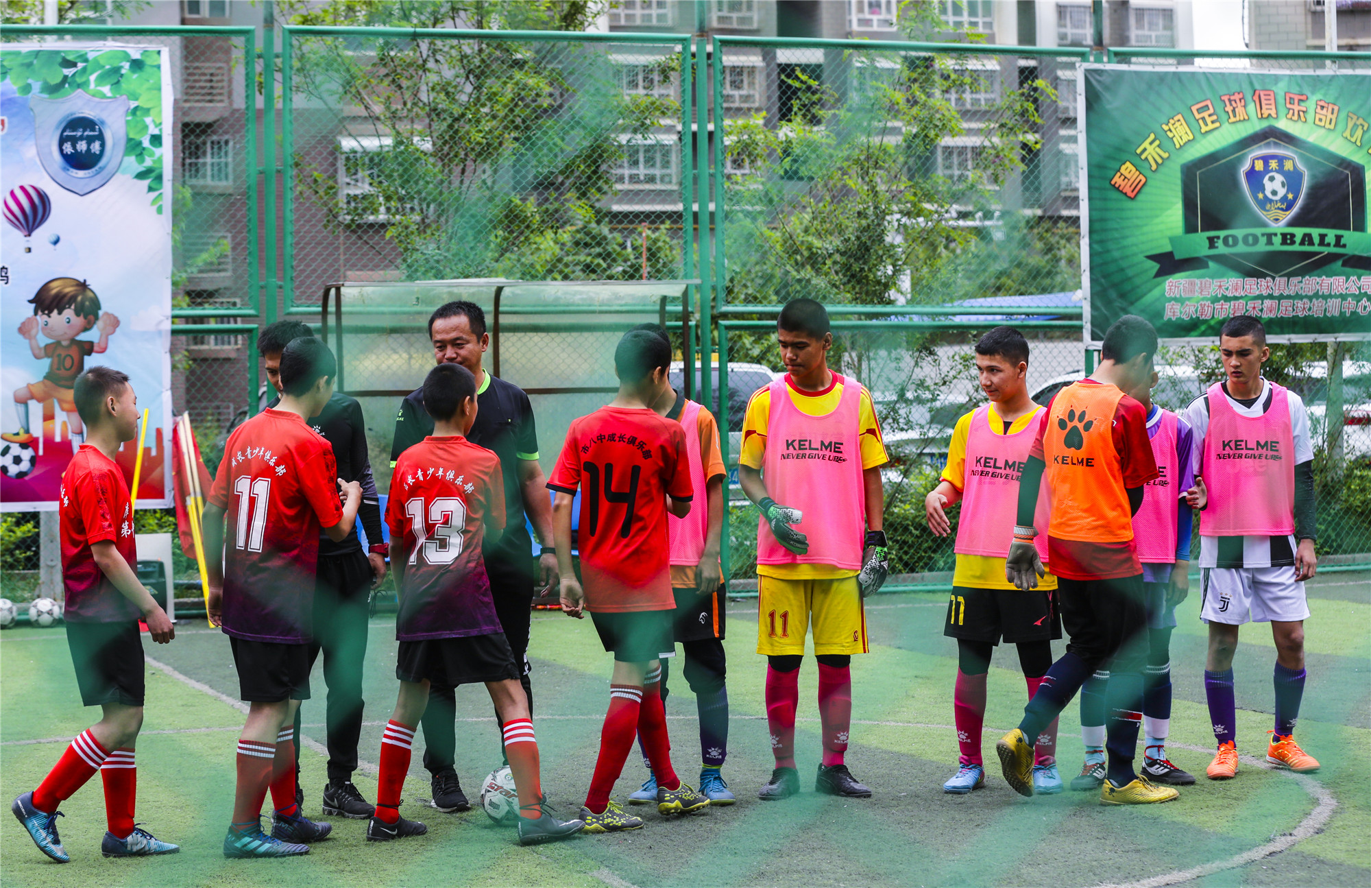 新疆青少年篮球锦标赛库尔勒赛场,巴州青少年篮球赛在库尔勒开赛