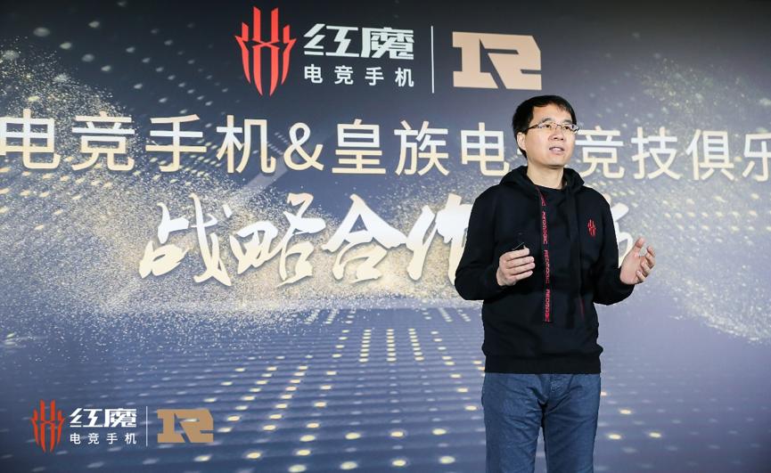 强强联手共同合作,红魔联动大黄蜂联名手机