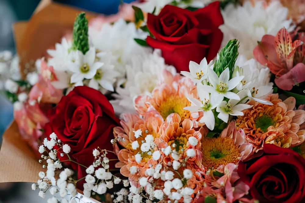 女人有这几种表现说明爱你很深了,这才是一个女人爱你入骨的表现