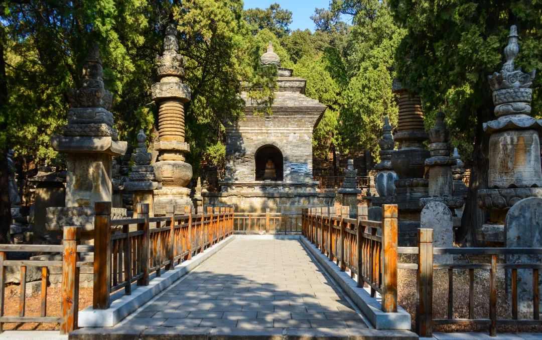 济南市灵山风景区,济南古香古色的景区