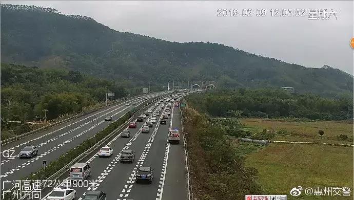 返程高速车流,返程大军挤爆沪渝高速