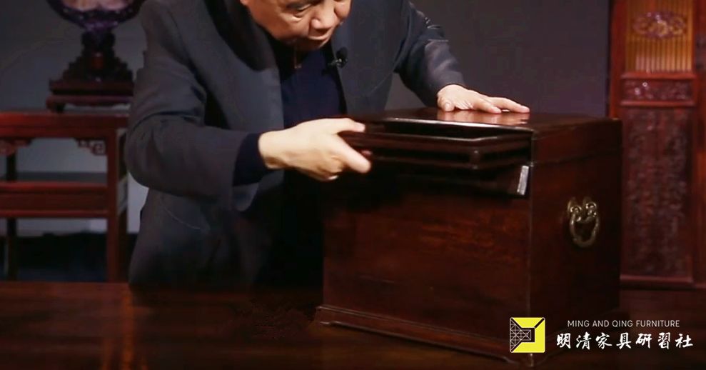 家具中的变形金刚