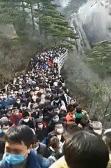 扎堆出游的旅游现象,大量游客涌入景区造成的不利影响