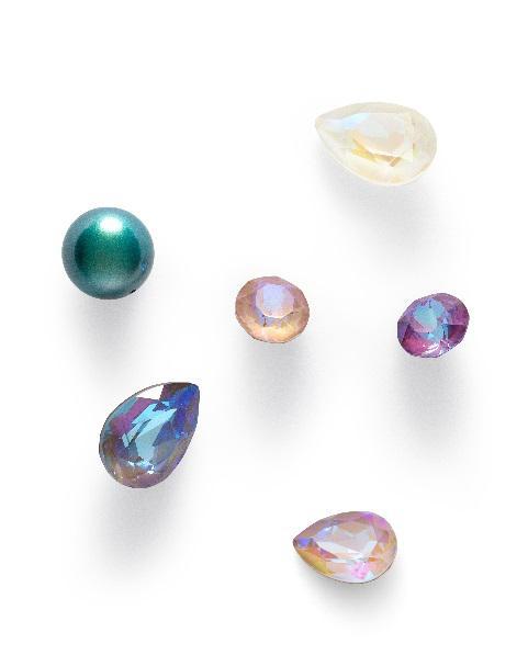 施华洛世奇黑白混搭 (施华洛世奇2019秋冬创意元素)