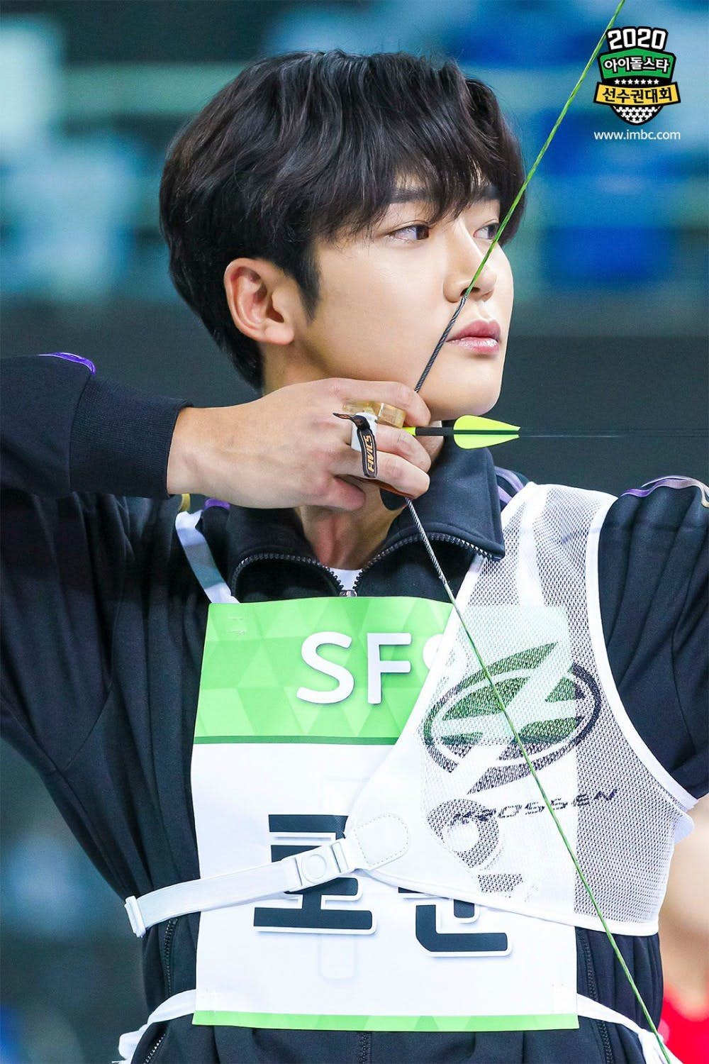 《偶像运动会》路云不会Wink睁着双眼射箭，仍然能正中红心