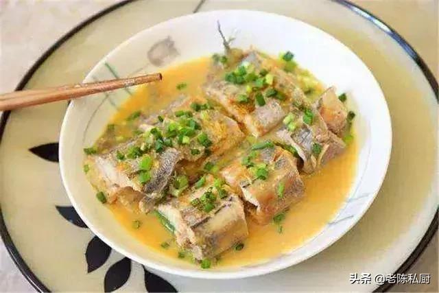 带鱼的做法大全家常带鱼上锅蒸,老干妈豆豉蒸带鱼正宗做法
