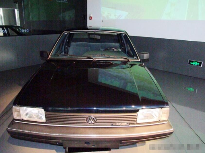 国内第一台桑塔纳是哪年出来的,桑塔纳值得收藏吗