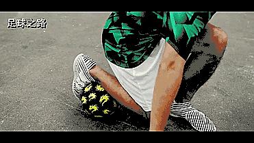 怎么学会足球起球,足球花式起球技巧教学