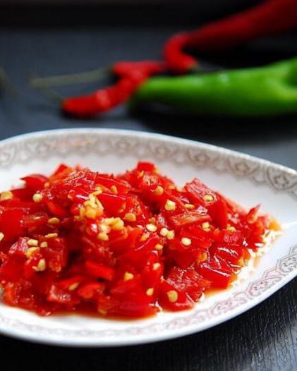 秘制剁辣椒可以做什么好吃的,爱吃辣椒的自己在家做
