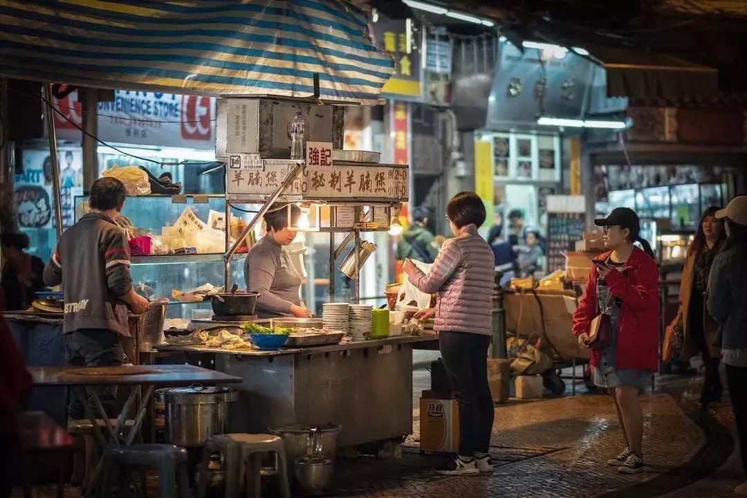 在澳门怎么吃免费奶茶小吃,澳门怎么品尝各国料理