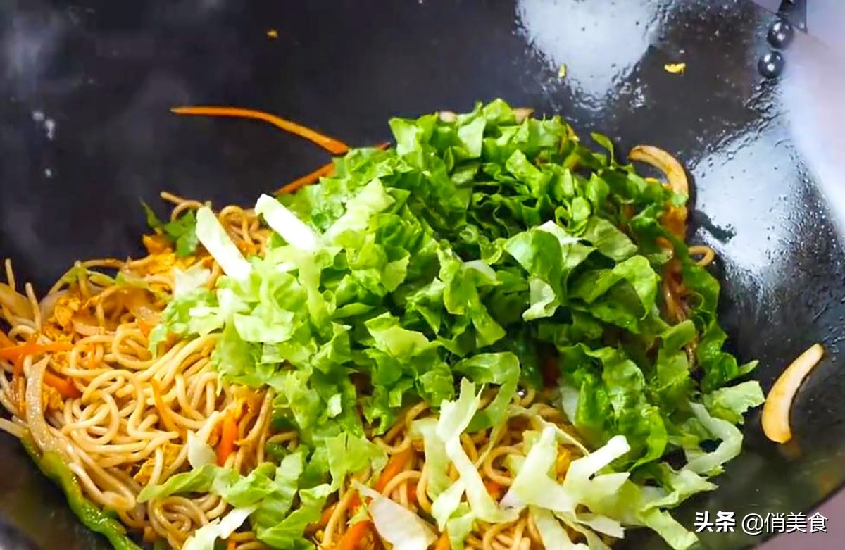 想吃炒面怎么做好吃,在家就能炒出街边风味炒面