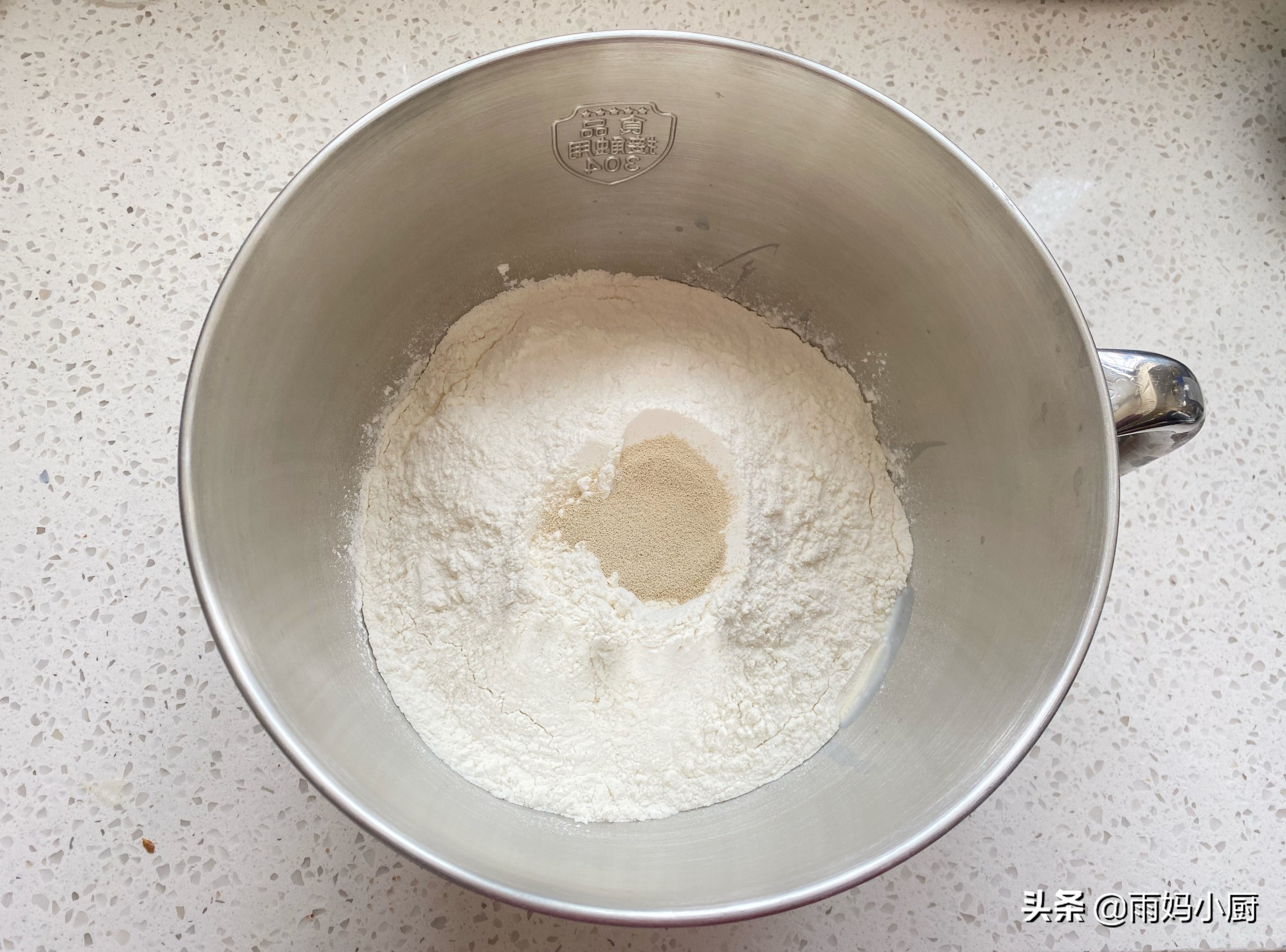 柔软拉丝吐司做法冷藏,最简单的吐司做法一次发酵