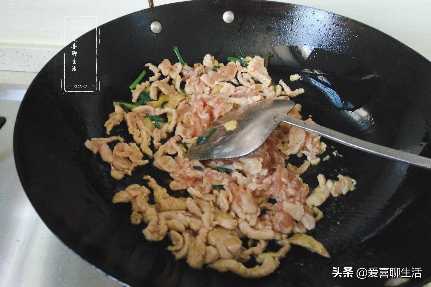 曾经只有穷人才吃它，现在却是开胃润肠的好帮手，炒上一盘好酸爽