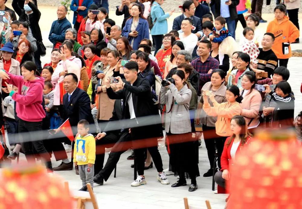 人间最美四月天，十里樱桃红满园