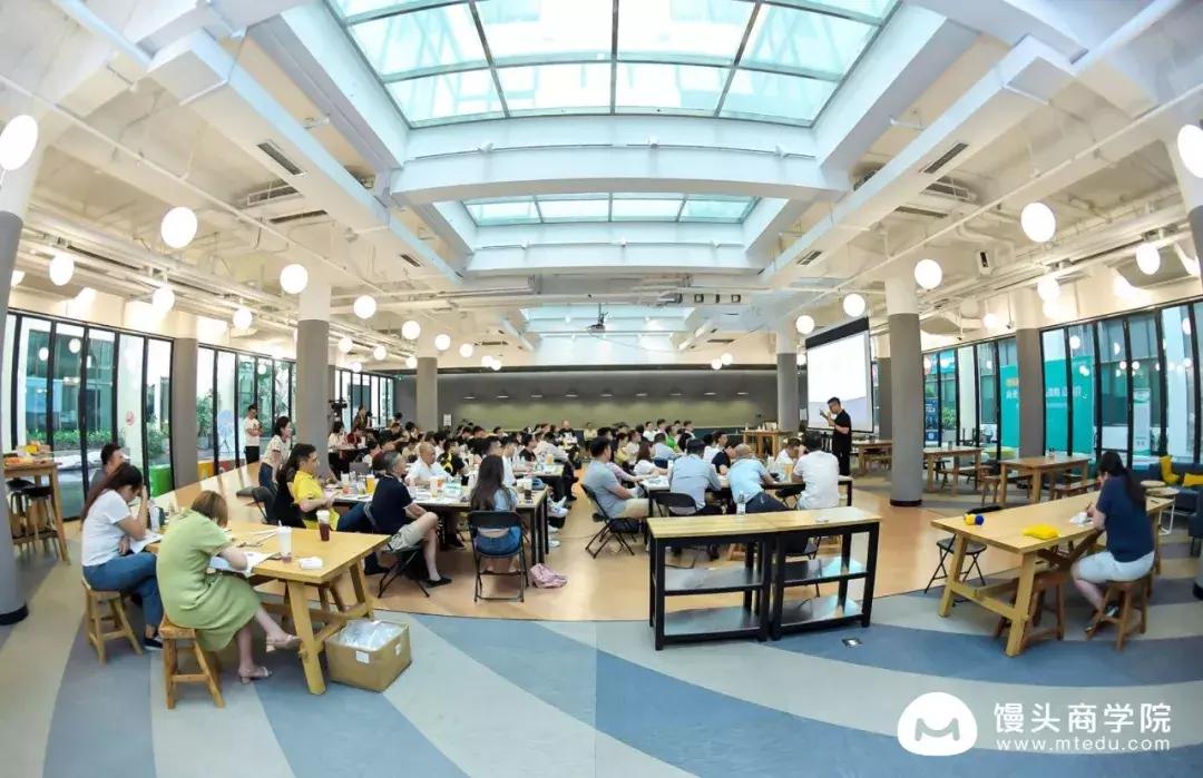 我们从20万字讲稿里，总结出抖音网红牛肉哥6个月带货1.3亿的秘密