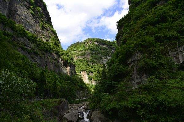 山似剑水如蓝，曾经年少在建南—建南纪事（上）