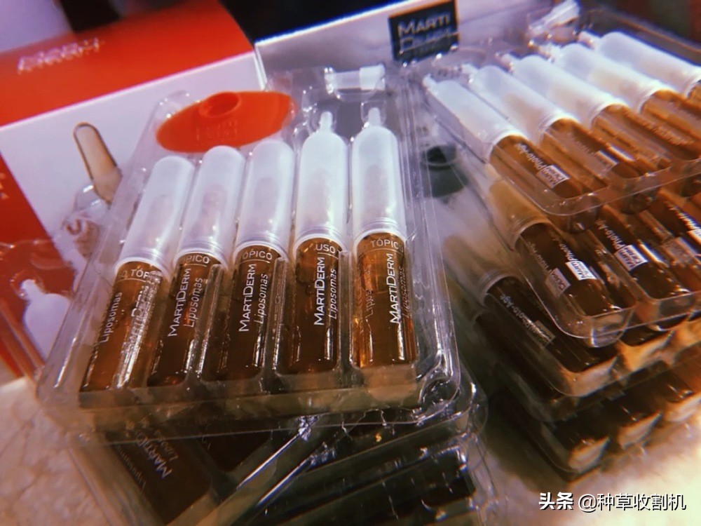 「年终大盘点」拯救肌肤的十二款神仙精华，你最爱哪款？