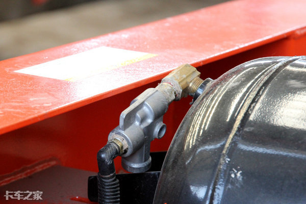 胎压监测能自动给轮胎充气吗,轮胎胎压怎样自己动手放气