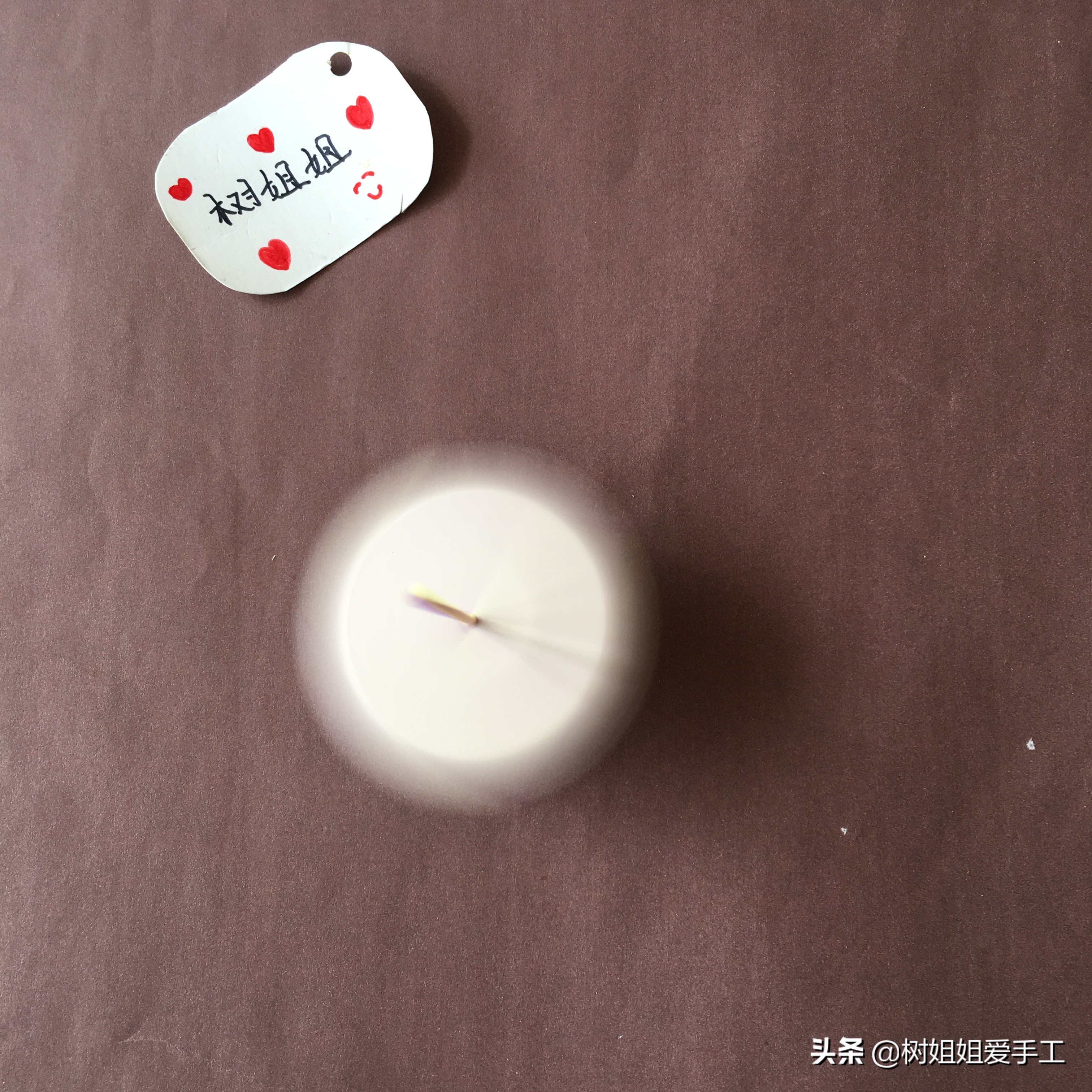 用牙签和卡纸折纸陀螺折法,用牙签来做简单飞镖陀螺