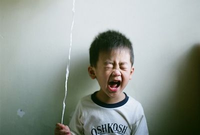 小孩说话突然结巴了是怎么回事,孩子说话有时候结巴怎么办