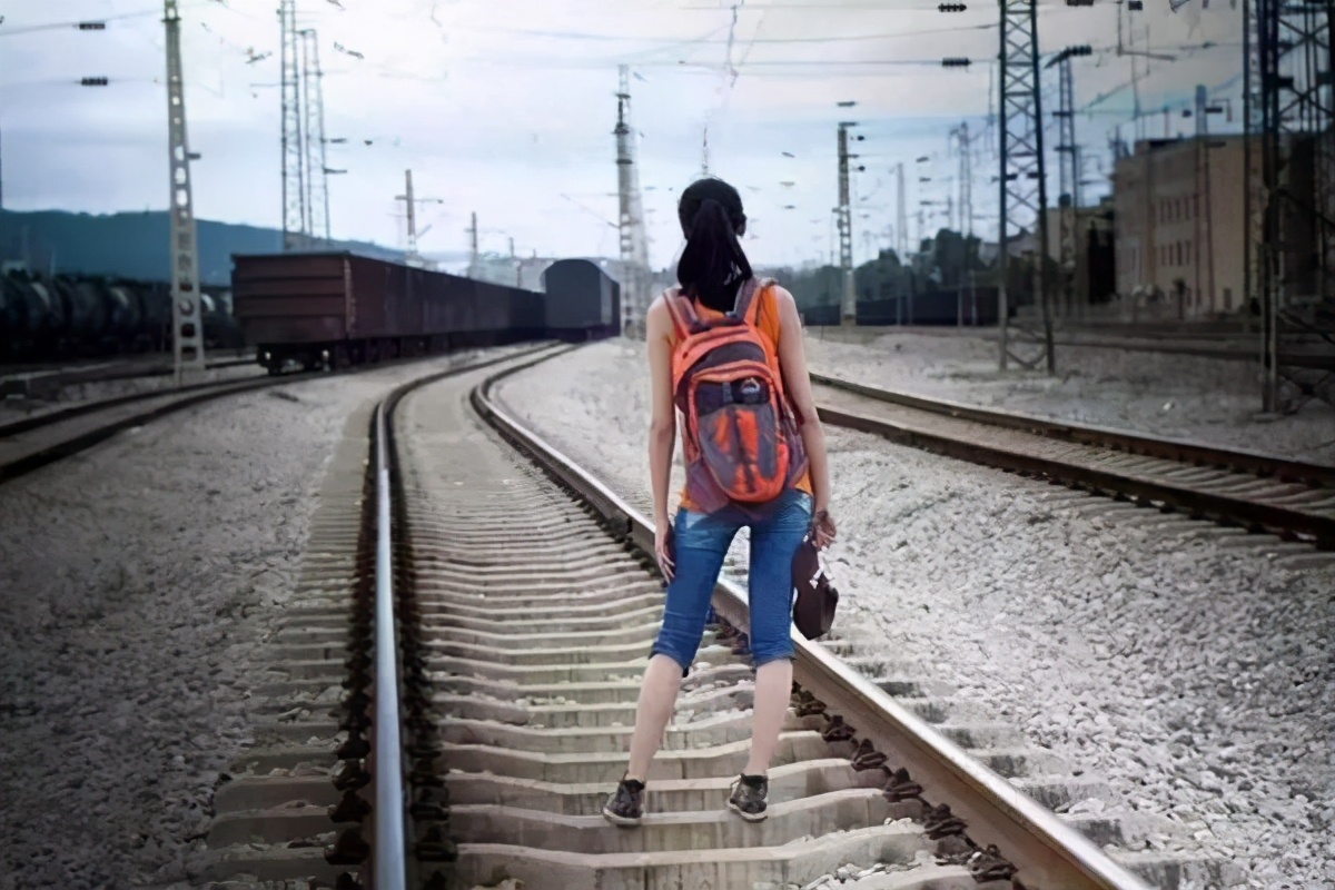 读大学留在本省好还是出省好,读大学选在本省还是去外省好