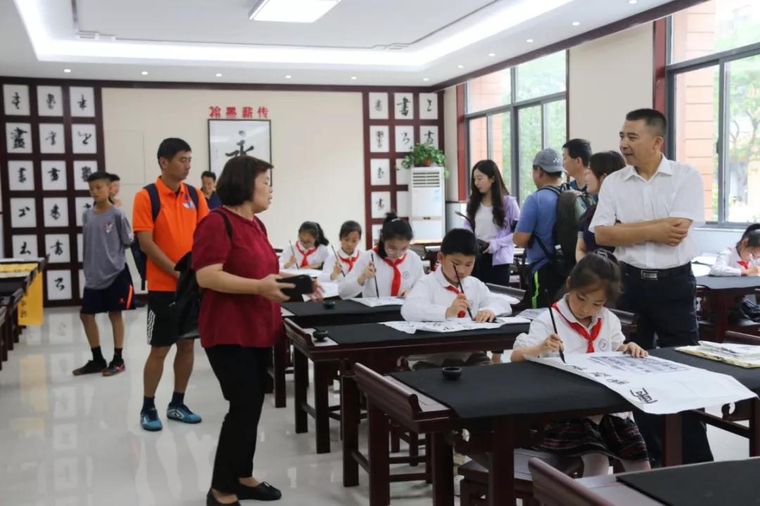 两岸同源扬台连心，小足球传递大梦想