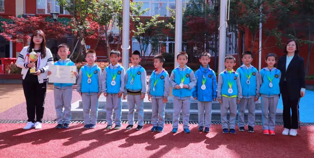 第二届校园足球赛拉开帷幕,曲江新区首届校园足球联赛