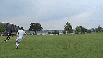 十个足球比赛常用过人教学,球场上的经典技巧大家都学一学吧