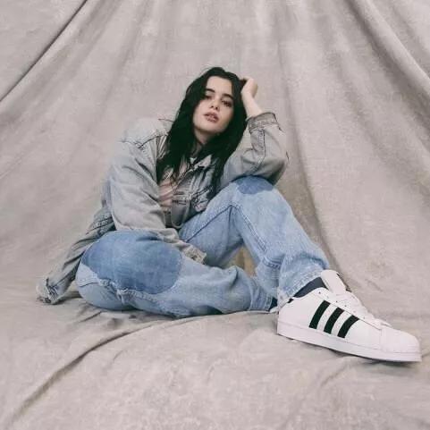 穿不了高跟鞋和硬底鞋,穿不了高跟鞋穿裙子搭配什么鞋